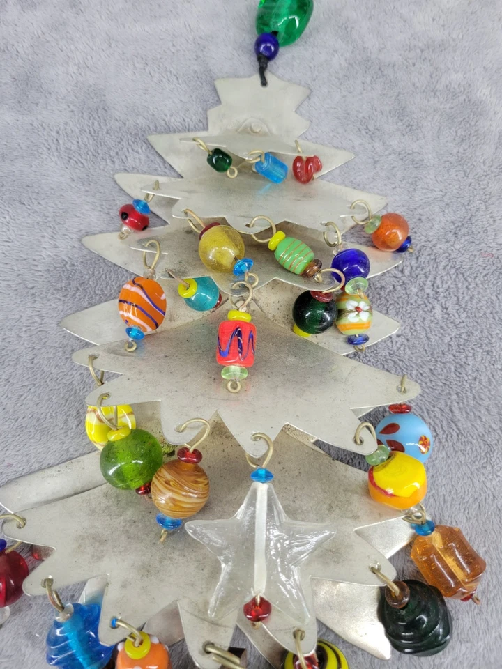 Hierro cortado a mano 3D árbol de Navidad carillón de viento cuentas de vidrio y campanas Nana de cobre 17" Foto 4 de 4