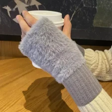 Fashionable Half Finger Gloves Suitable for Women's Soft and Warm Winter 