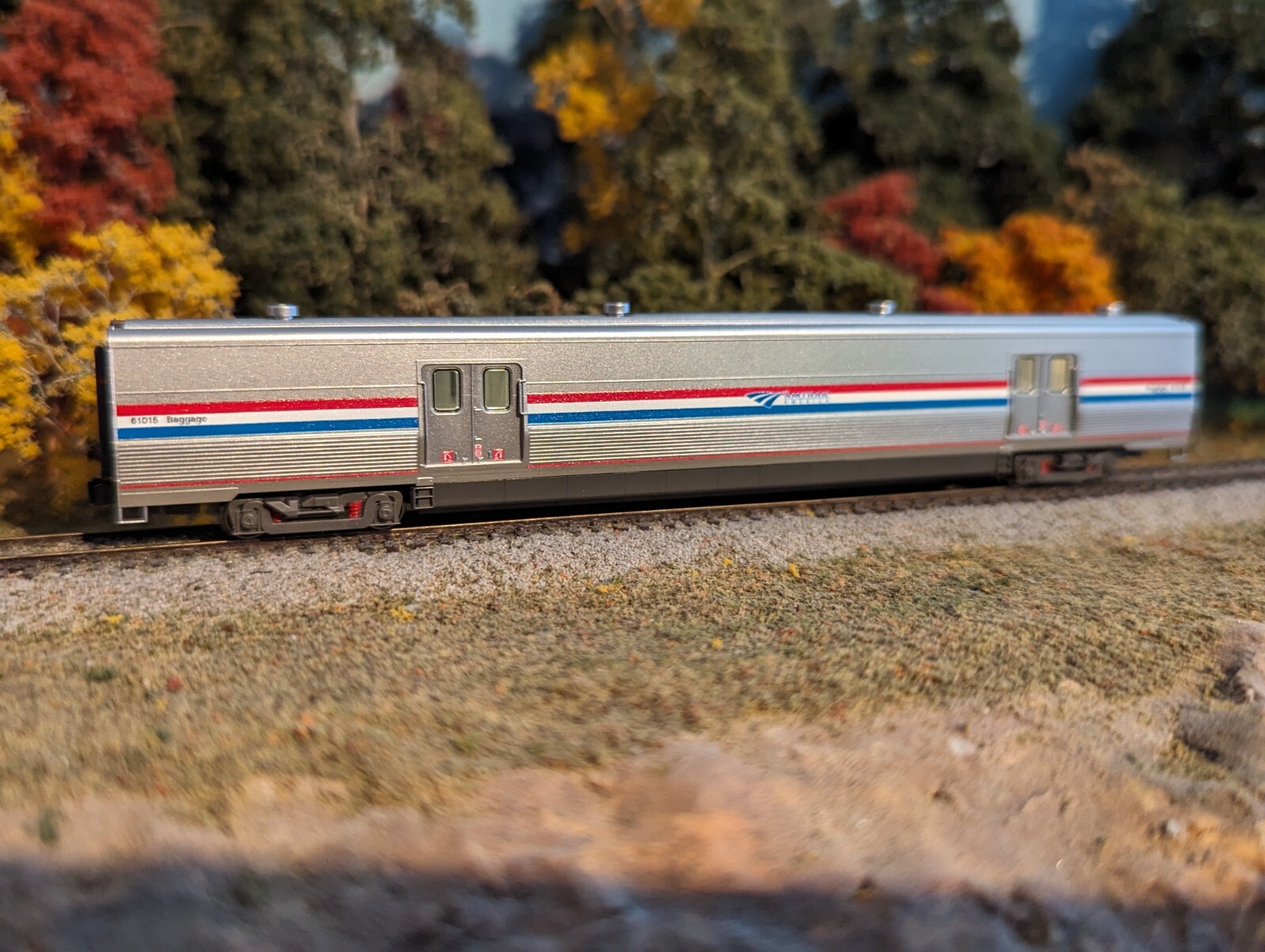 Kato 156-0955-1 N Amtrak Viewliner II Phase Baggage Car with LED