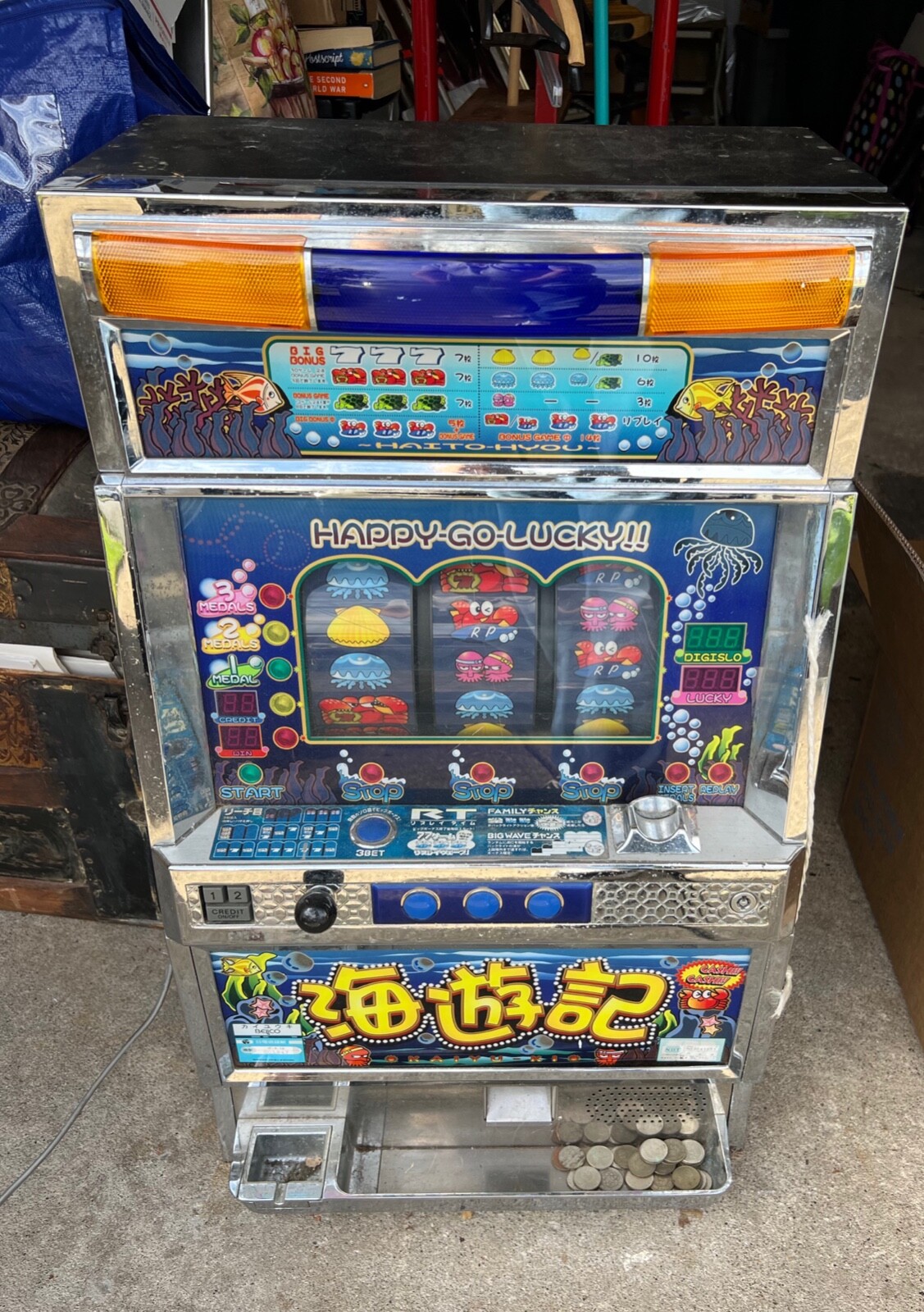 Happy Go Lucky Japanese Slot Machine KaiyuKi 1990s w/ Tokens Bellco