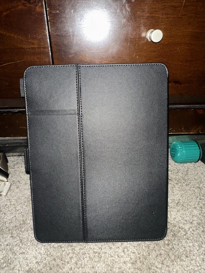 Speck Balance Folio Case for Apple iPad Pro 11" and iPad Air (2020-2022) #598 - Image 2 of 3