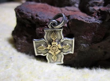 Jeep Collins Retired 14k Gold & 925  Rose of Bethlehem Cross Pendant 1" Long