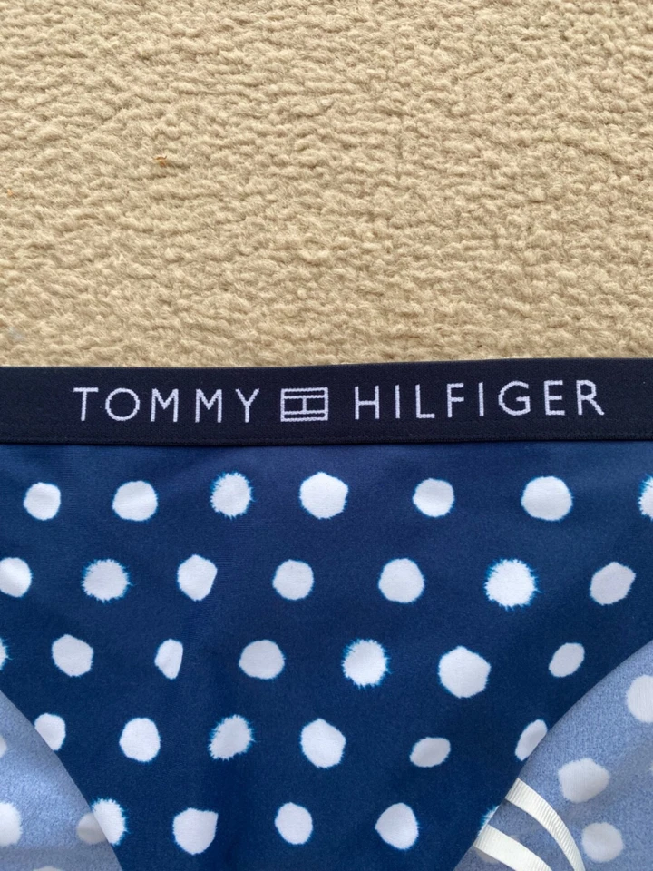 NUEVO CON ETIQUETAS TOMMY HILFIGER AZUL MARINO Y BLANCO LUNARES CORBATA LATERAL PANTALONES DE BIKINI XL (16)! Foto 2 de 4