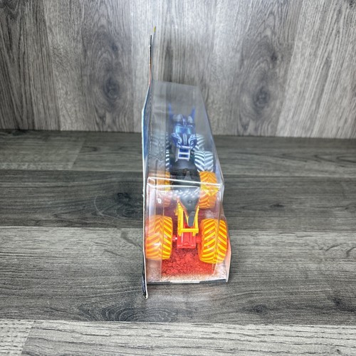2019 SPIN MASTER MONSTER JAM FIRE & ICE MEGALODON & DRAGON 2-PACK WALMART EX. - Picture 4 of 7
