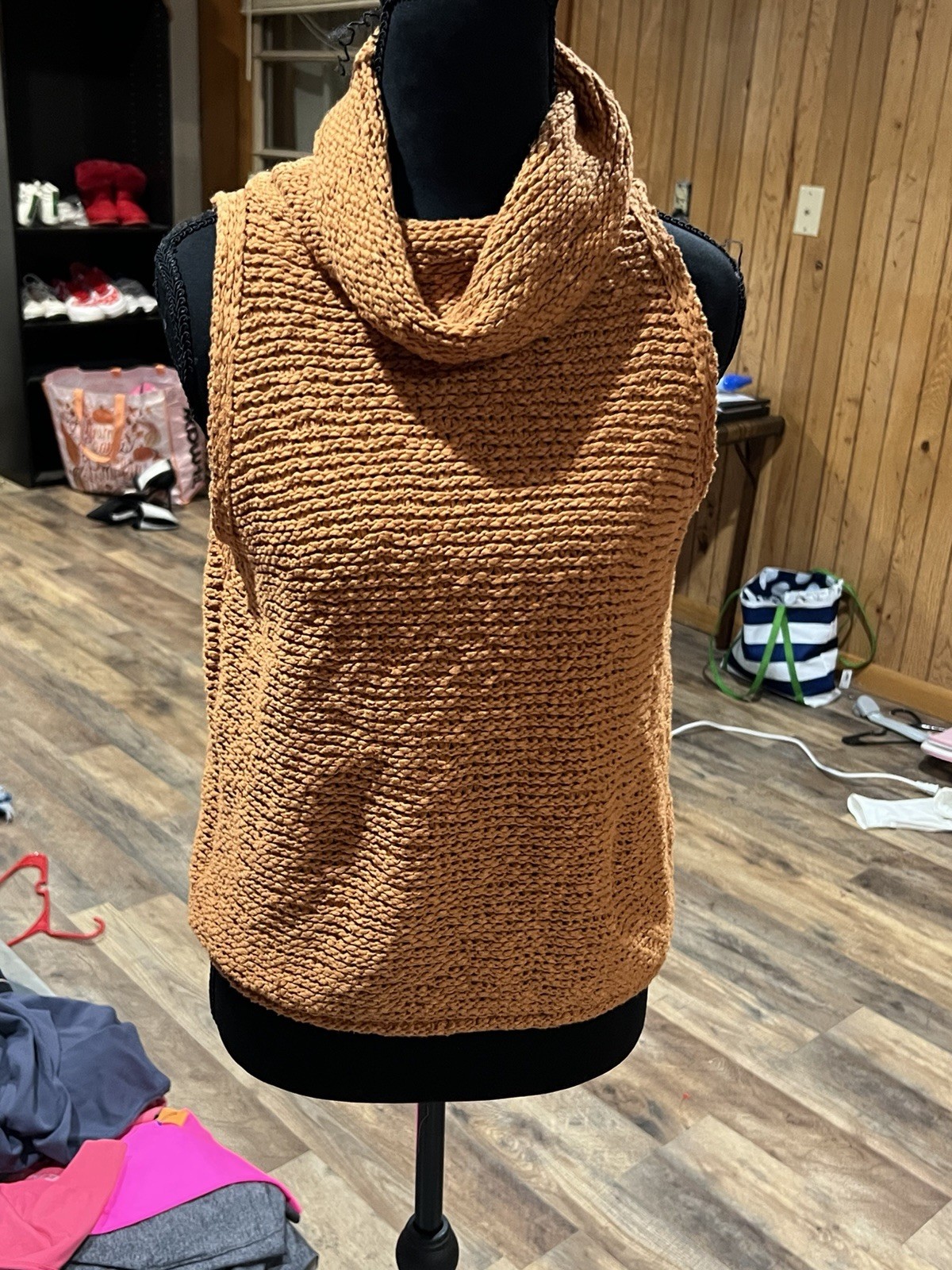 Pilcro Textured Knit Sleeveless Cowl Neck Sweater Vest –Anthropologie)