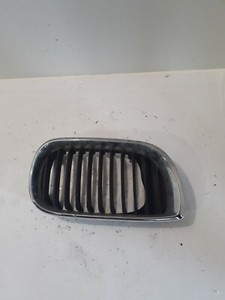 Bmw 320 D E46 Kühlergrill vorne rechts 70305500 Original 2004