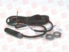 SCHNEIDER ELECTRIC XS4P12FB260 / XS4P12FB260 (NEW IN BOX)