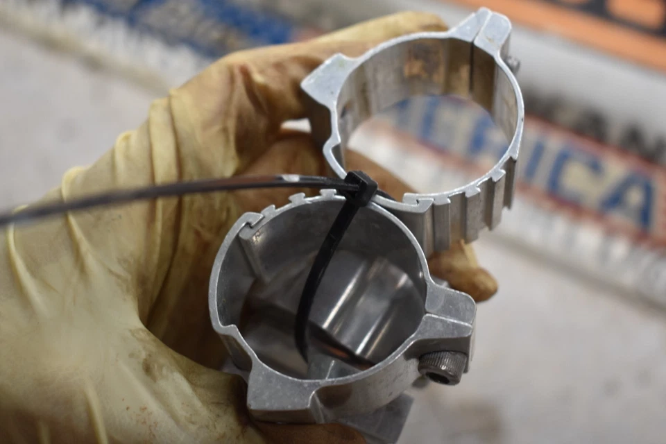 635 SOPORTES PARABRISAS CUATRO HORQUILLAS 01 HONDA SHADOW SPIRIT 1100 VT VT1100 C ENVÍO GRATUITO Foto 4 de 4