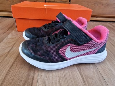 Nike Revolution Gr. 33 Sportschuh Schwarz Pink