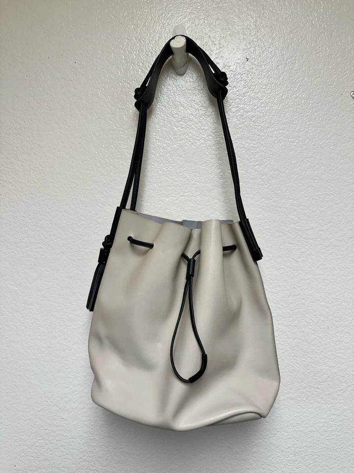 Vince Camuto Lorin Hobo ведро наплечная сумка, кожа с шнурком кисточки бежевый - Изображение 3 из 4