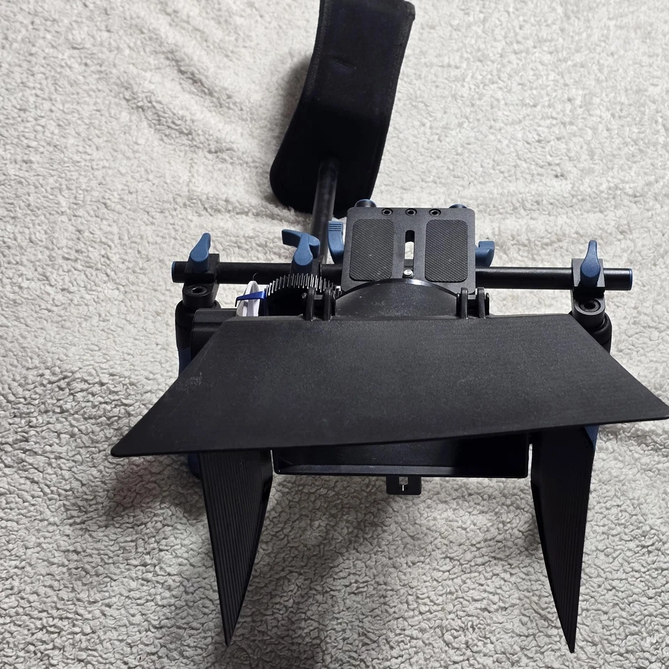 DSLR Video Shoulder Rig Matte Box Follow Focus 15mm Asta Supporto Doppia Maniglia - Immagine 3 di 4