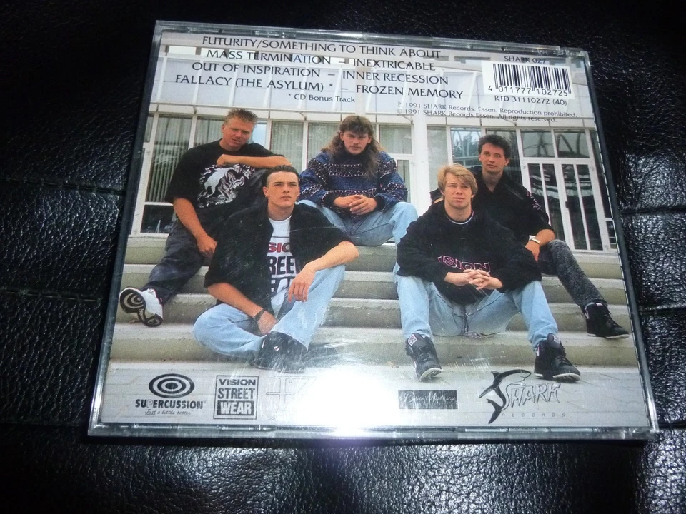 OSIRIS - Futurity and human Depressions Shark 027 Watchtower Sieges Even 1.Press - Bild 3 von 3