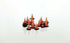 3D To Scale 64-110-3C 1/64 Traffic Cones 18pk Black/White Detail