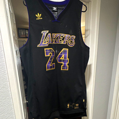 Vintage adidas Los Angeles Lakers Kobe Bryant #24 Black Jersey NBA Size L
