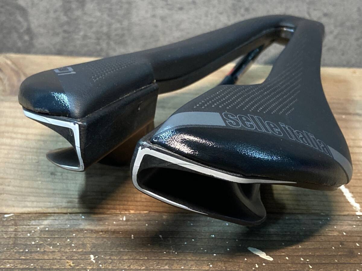 In617 Selle Italia Sp-01 Boost Kit Carbonio Superflow Saddle In617 Selle Italia Sp-01 Boost Kit Carbonio Superflow Saddle