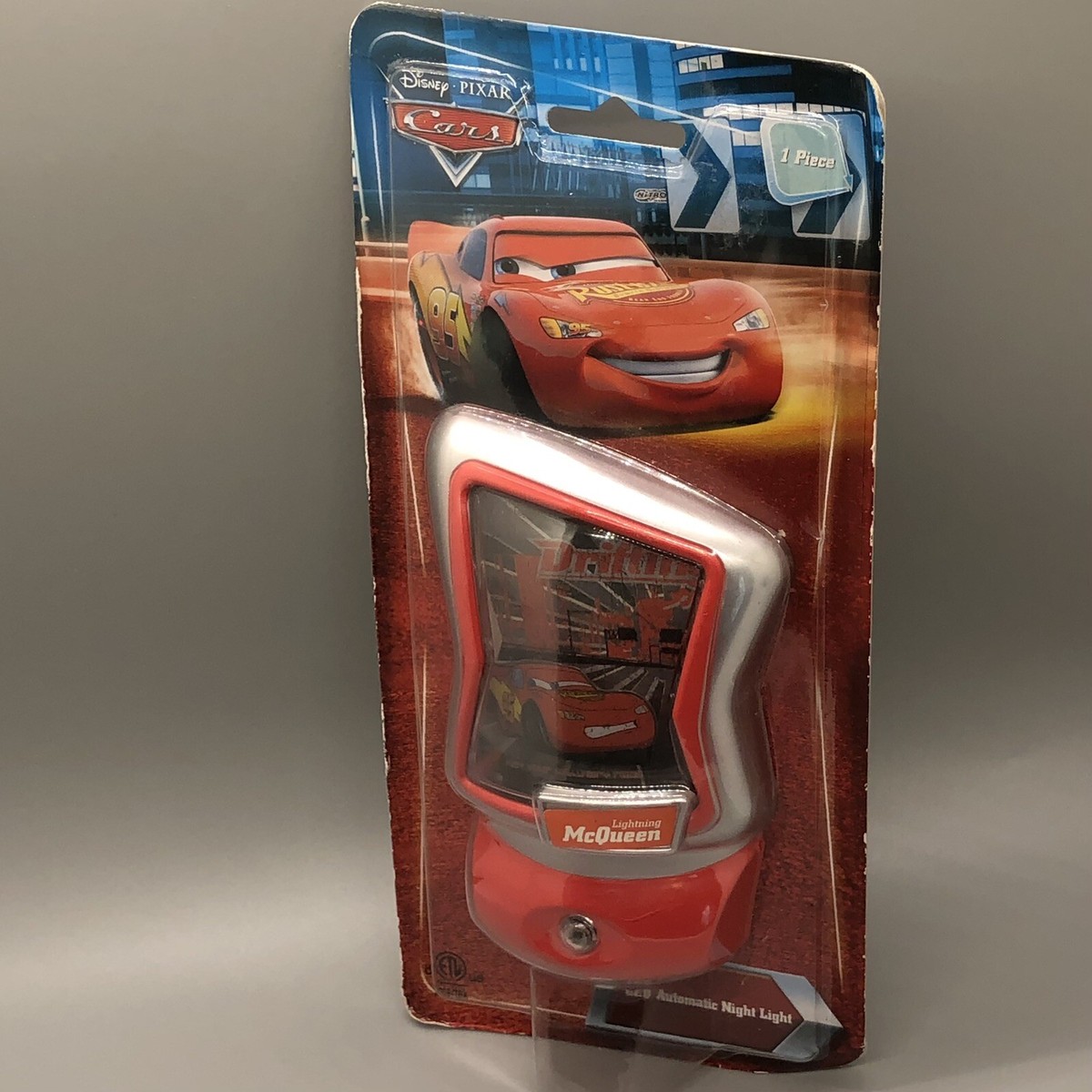 NEW Disney Pixar Cars Lightning McQueen Night Light Auto On/Off