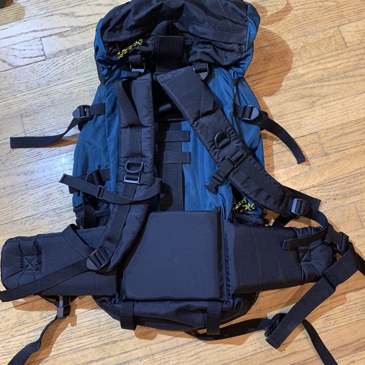 Wenzel Navy Blue Camping Hiking Backpack Outdoor Travel Daypack Bag Wenzel Camping Hiking Backpack Navy Blue | Mercari main image 2