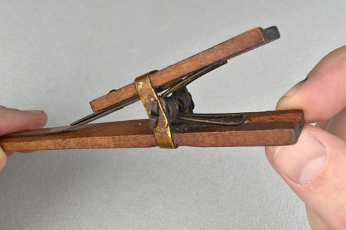 Clip porta spartiti spartiti vintage antico legno e ottone 10" - Foto 6 di 7