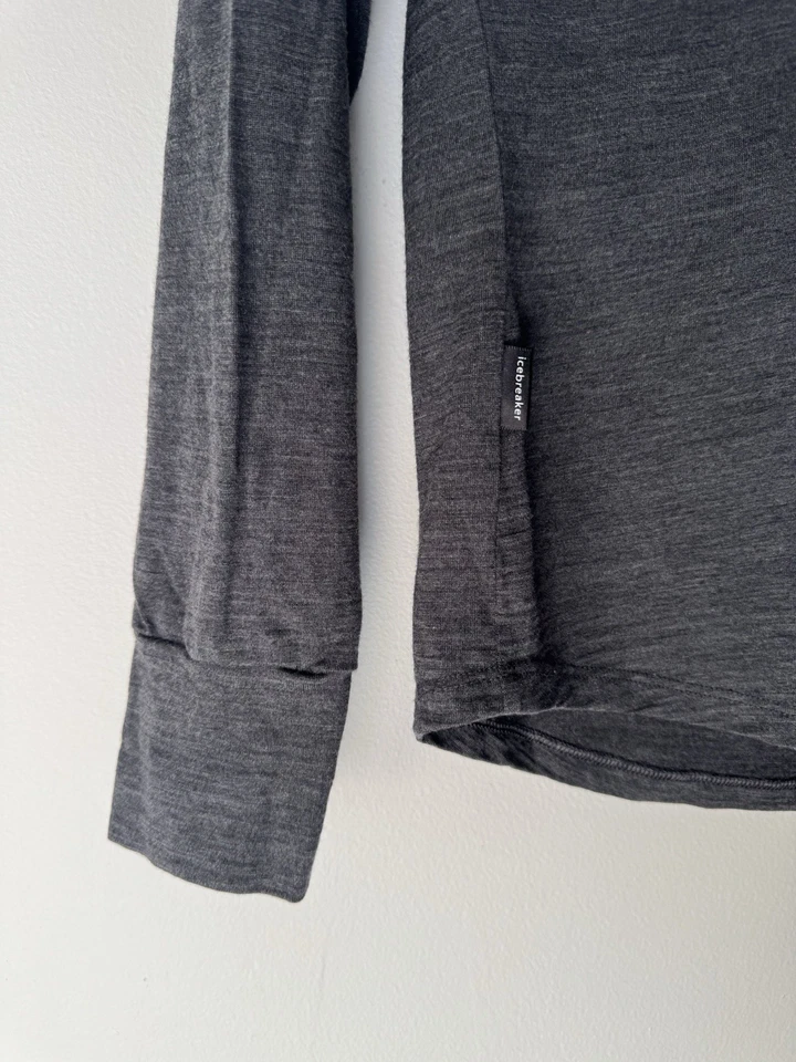 Suéter com Capuz Icebreaker Superfine Lite 200 Lã Merino | Cinza Escuro | Tamanho P - Imagem 3 de 4