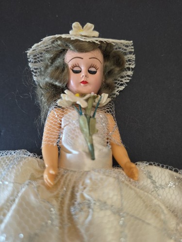 Vintage 6" Sleepy Eye Dolls From Around The World Weddin Dress & Hat With Flower - Picture 2 of 4