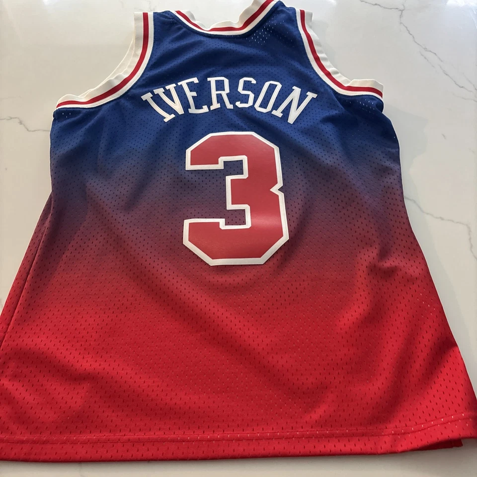 Allen Iverson Mitchell and Ness 1996-1997 Hardwood Classic Adult Medium - Image 2 of 2