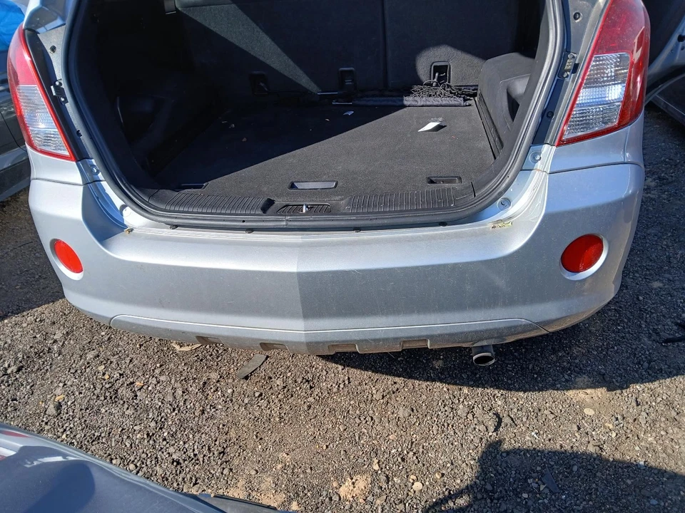 Conjunto de parachoques trasero usado para: Chevrolet Captiva Sport LS 2014 grado trasero Foto 2 de 4