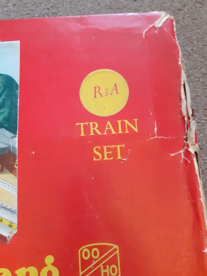 Triang railways 00 gauge R3A train set in box train carriage restaurant ...