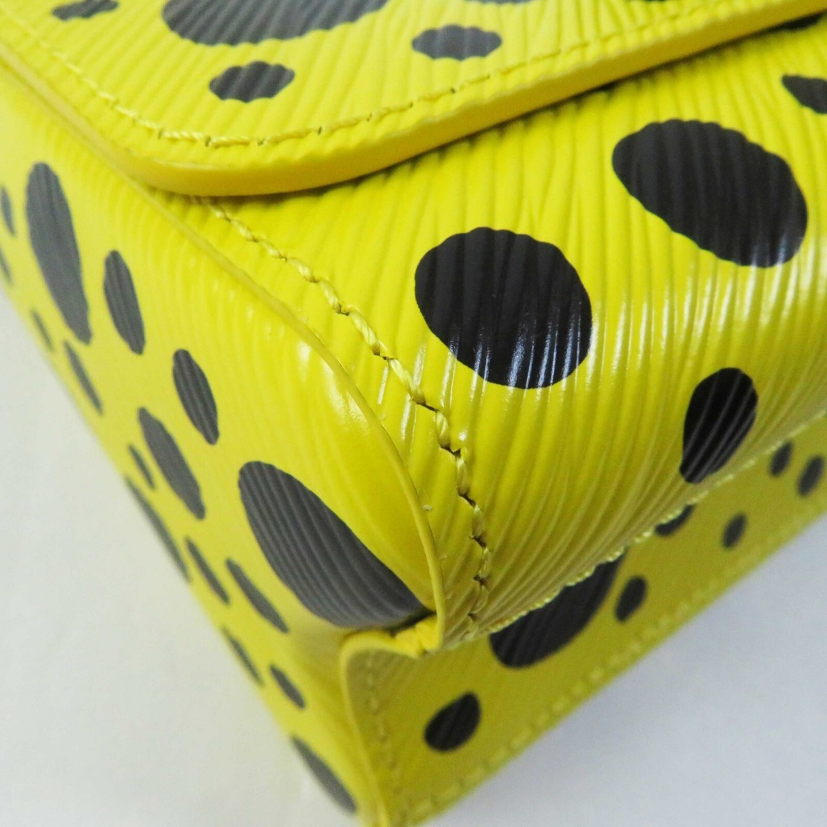 Louis Vuitton x Yayoi Kusama Twist PM Epi Dot Shoulder Bag Louis Vuitton x Yayoi Kusama Twist PM Epi Dot Shoulder Bag