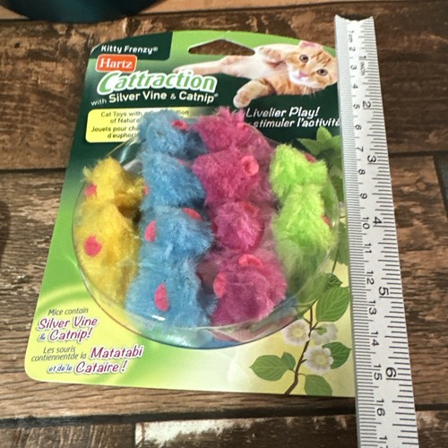 Hartz Cattraction Kitty Frenzy Cat Toy with 12 Silver Vine & Catnip Mice Multi - Picture 13 of 13