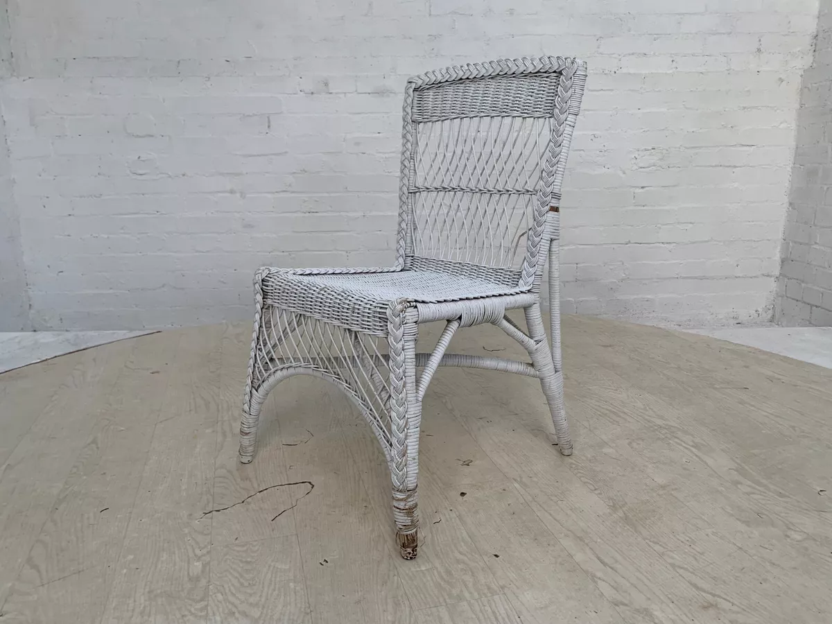 Mid century modern online chair white