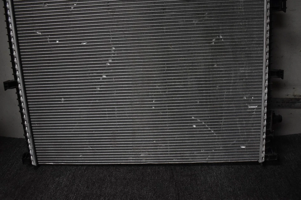 BMW X5 2019-2022 radiador OEM de fábrica Foto 3 de 4