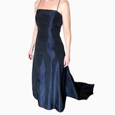 Vera Wang Vintage Taffeta Gown Size 8 Fits 4 Black Blue Formal Dress