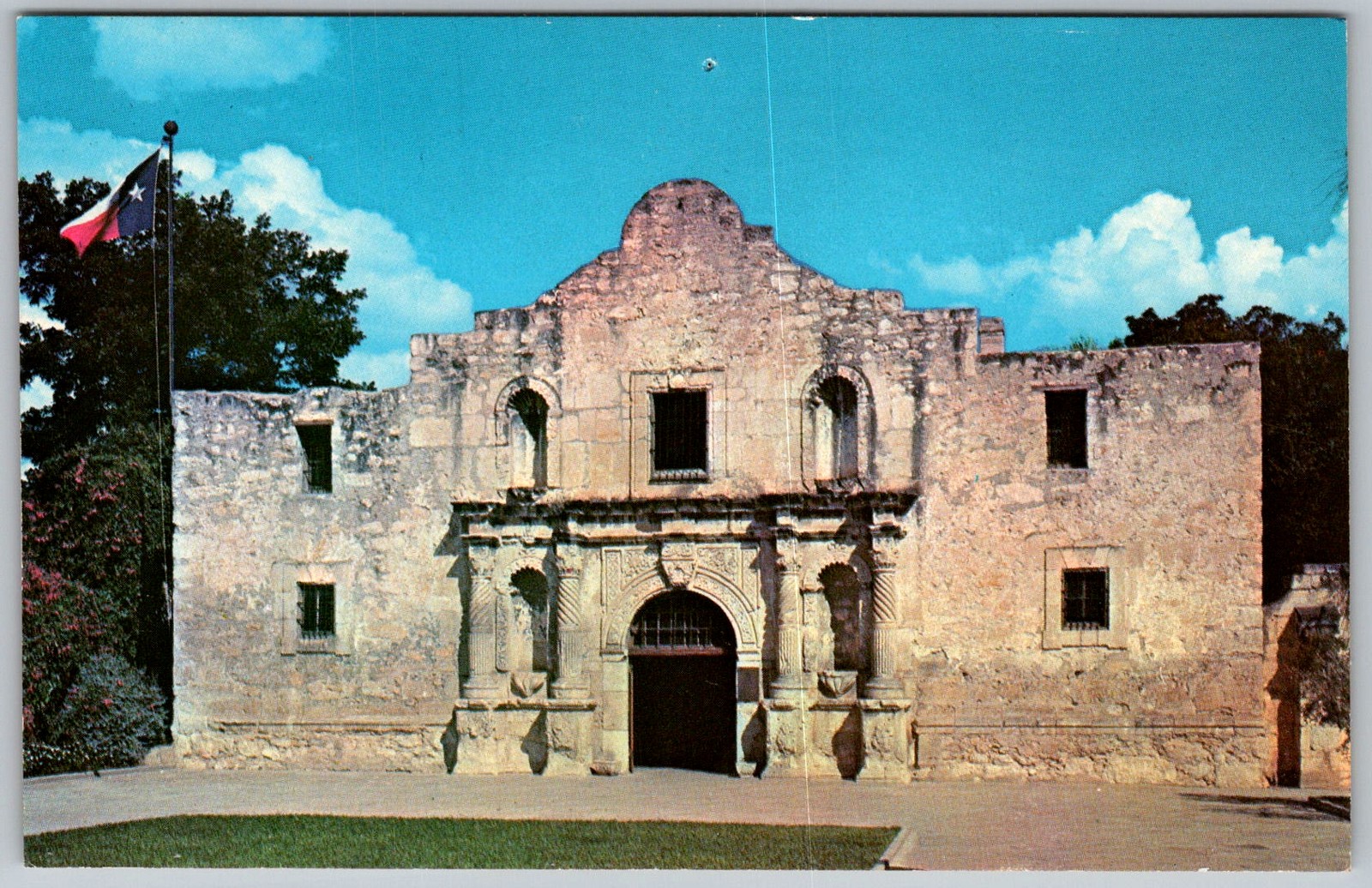 Vtg Postcard Alamo Mission Entrance San Antonio, TX 1950s