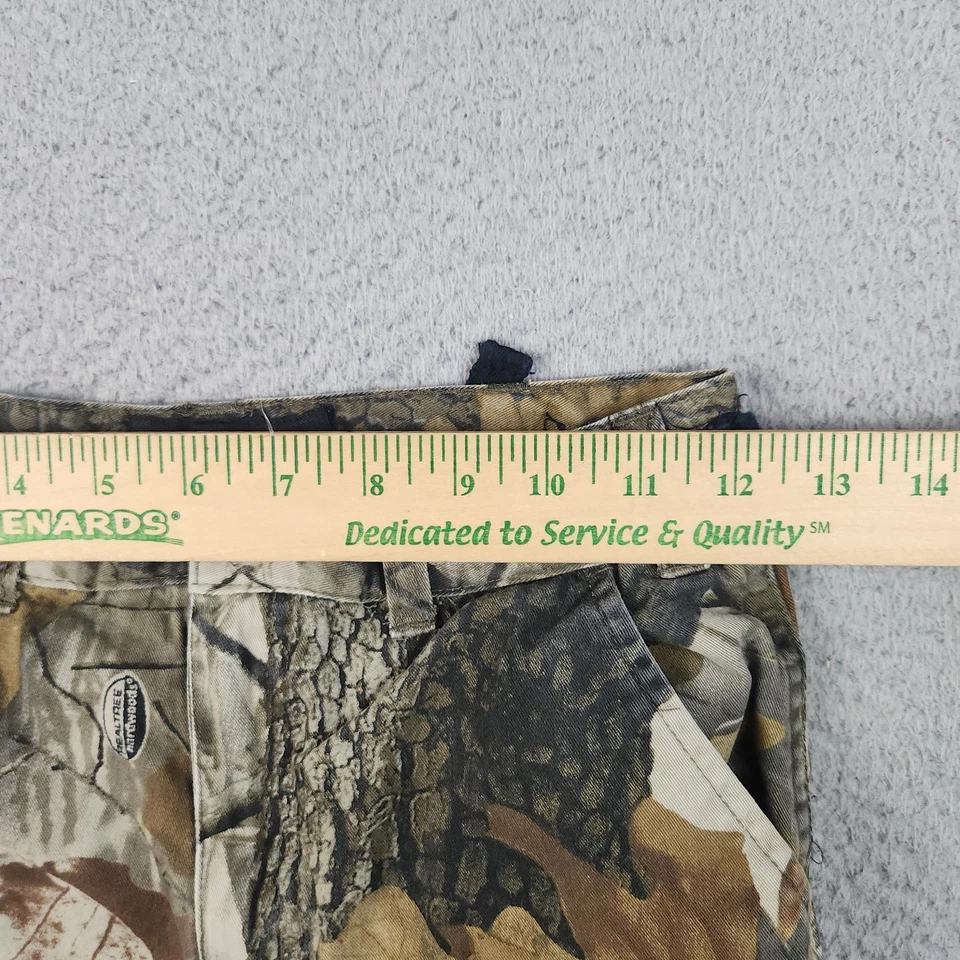 Realtree Camouflaged Pants Medium 24x20 Hardwoods Cargo Pockets Outdoors Hunting - Image 3 of 4