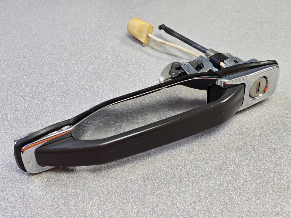 EXCELLENT USED MERCEDES BENZ 380 420 500 560 SE SEL SEC DRIVERS DOOR HANDLE #2 — 第 2/4 张图片