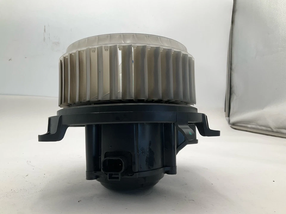 Conjunto de ventilador de motor soplador Ford Fusion 2010-2012 híbrido 2,5 L OEM AE5Z19805D Foto 3 de 4