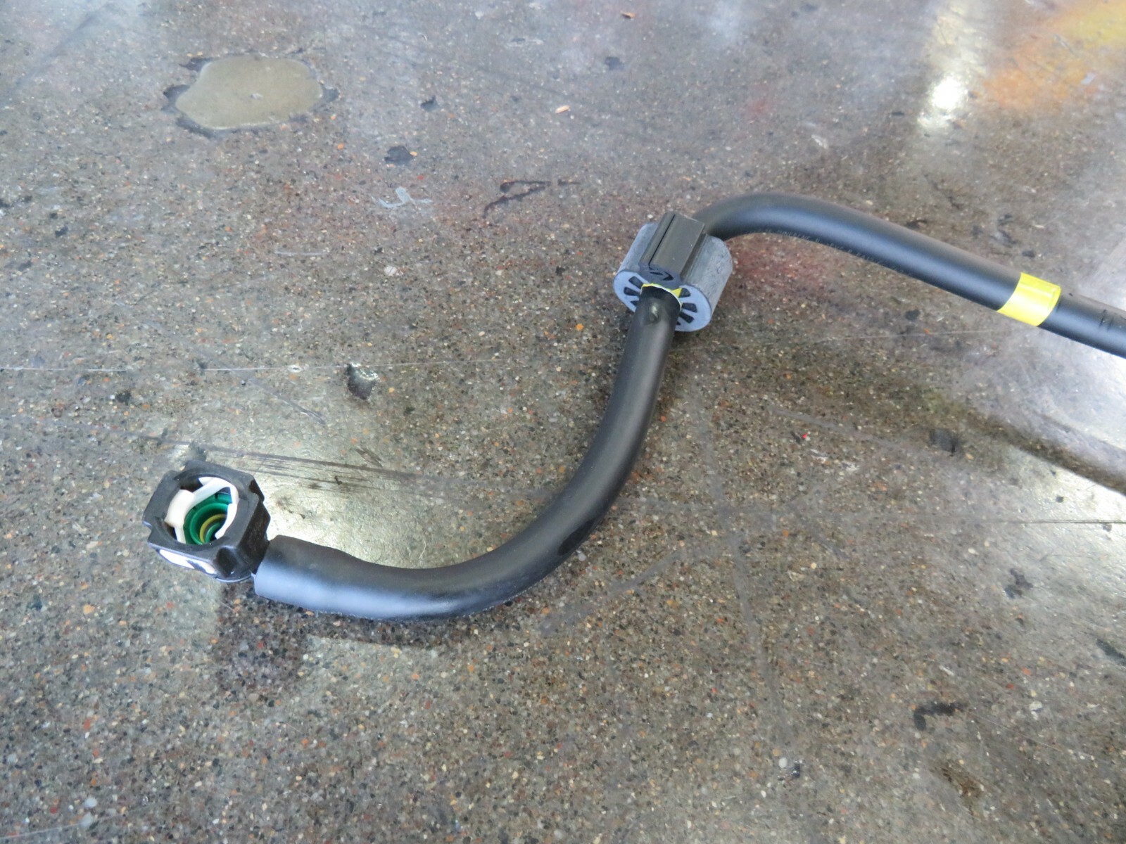 Ferrari FF, Pump to Pump on Tank, Fuel Line, Used, P/N 285160