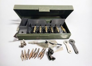 Vintage Mtm Molded Products Co BH-1 Broadhead  Box With Accessories Green