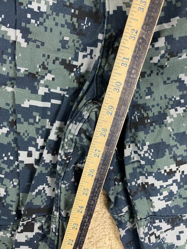 Cargo Pants Mens Size 30 Regular Straight Pleated Pocket Button Camo Multicolor - Picture 10 of 13