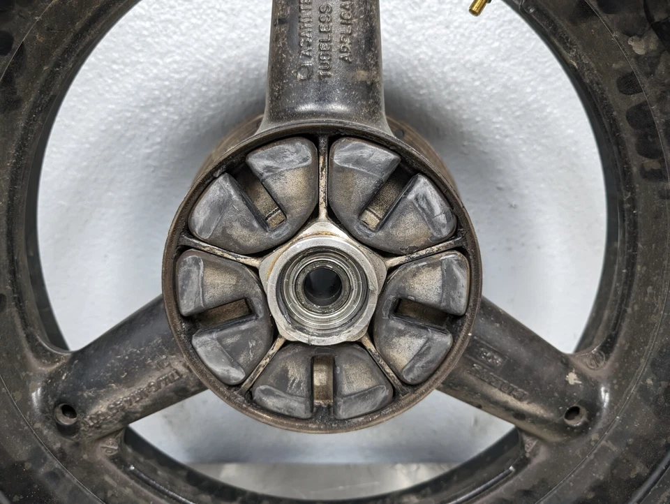 Llanta trasera OEM 2003-2009 Suzuki SV650S SV 650 17" 64111-08F11-019 Foto 2 de 4