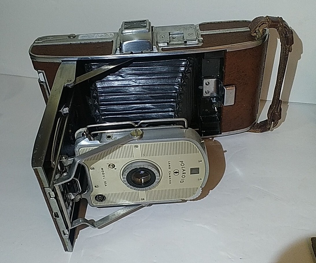 Vintage Polaroid Land Camera Model 95A W/Flashes + Xtras Vintage Polaroid Land Camera Model 95A W/Flashes + Xtras