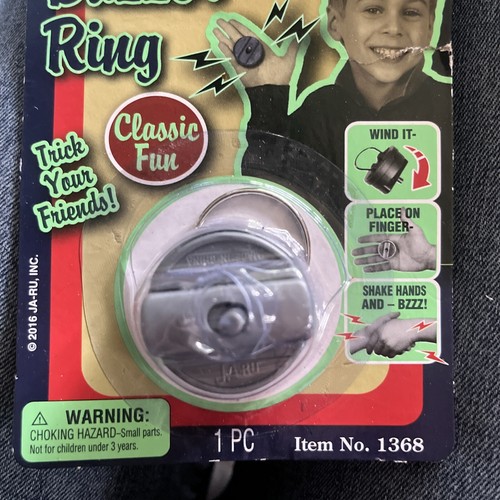 NUEVO JUGUETE VINTAGE ZUMBADOR ANILLO GAG TRUCK CLÁSICO JA-RU Gran Regalo o Coleccionable. - Imagen 3 de 4