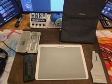 xenselabs SE Bundle. Gently used, some marks on tab. Pens, case, glove, remote