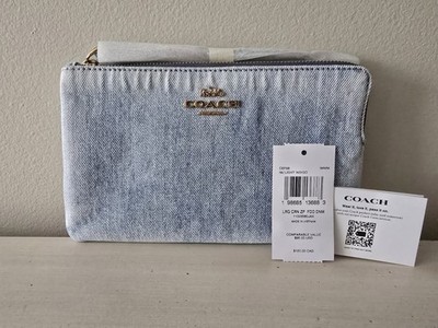 COACH クリスタルジェンガ Coach Large Corner Zip Wristlet In Loved Denim CEF68 Light Indigo