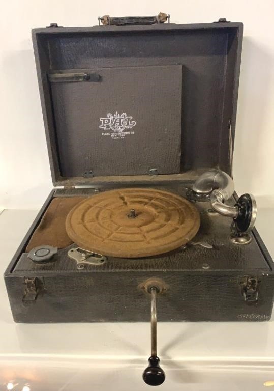Plaza Manufacturing Co. PAL 509 Portable Suitcase Crank Gramophone 1940s Repair