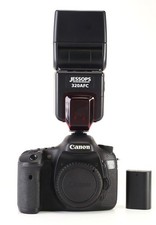 Canon EOS 7D Camera Body Only LP-E6 Battery 25,697 Shots