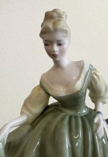 Royal Doulton Fair Lady HN2193Figurine Bone China England Designed 1962
