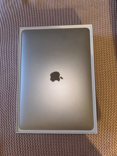 MacBook Pro 13" 2016 Intel Core i5 2.0 GHz 8 Go 256 Go Argent Français