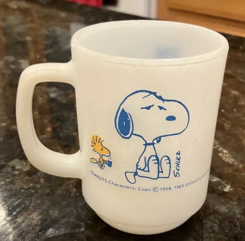 Vintage Fire King Snoopy Mug "I'm Not Worth A Thing Before Coffee Break !" 1965