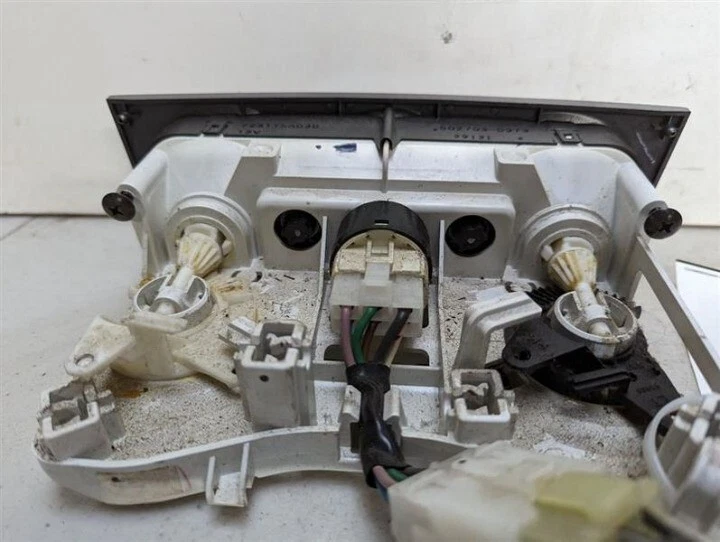 2003 - 2008 斯巴鲁森林人交流加热器温度手动气候控制原始设备制造商 — 第 2/4 张图片